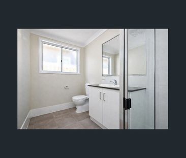 Modern 2 Bedroom Unit - Photo 4