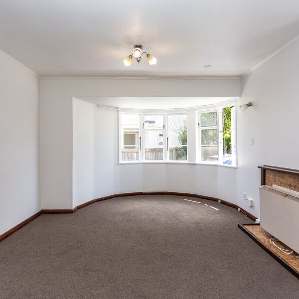 Lovely renovated 2 bedroom home in Riccarton! - Photo 1