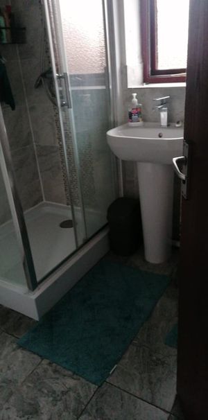 Room in a Shared House, Taylor Street, M18 - Photo 2