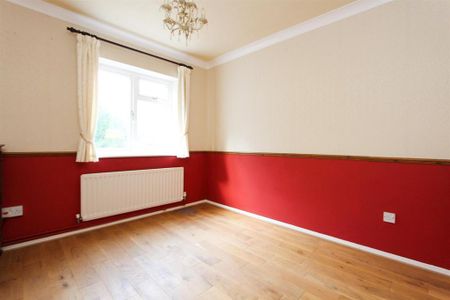 4 bedroom detached house to rent - Photo 4