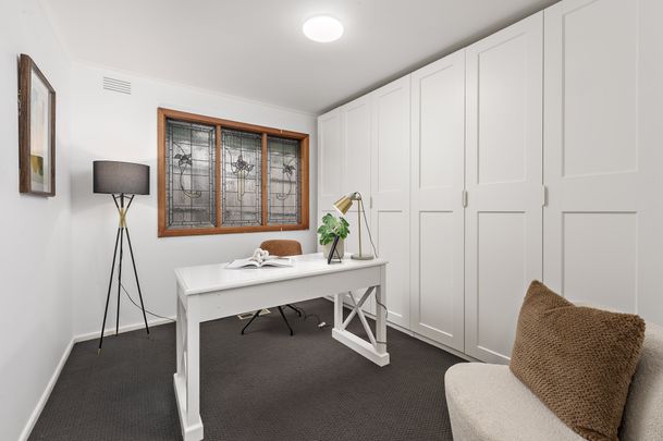 16 Trist Street, Watsonia North VIC 3087 - House For Rent | Domain - Photo 1