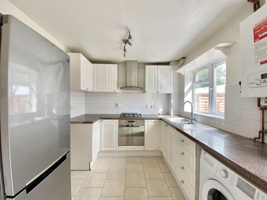 Brentford Close, Yeading - Photo 1