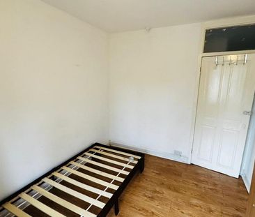 2 bedroom semi-detached house to rent - Photo 6