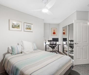 Light-Filled Apartment with Leafy Balcony in Toowong - Photo 4