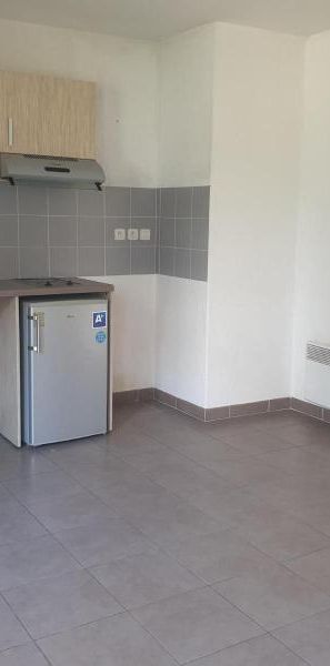 Location Appartement 2 pièces 42m² LA SEYNE SUR MER 83500 - Photo 1