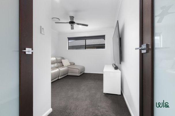 10 Medlar Circuit, Gillieston Heights NSW 2321 - House For Rent | Domain - Photo 1