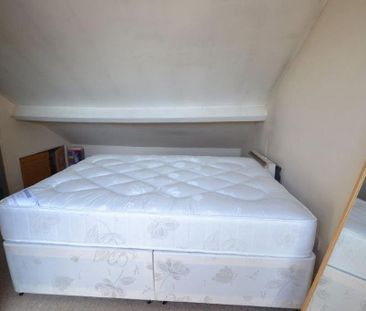 4 bedroom terraced house to rent - Photo 6