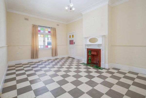 LOCATION, LOCATION, LOCATION!! - Photo 1