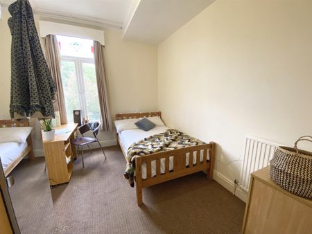 Ash Grove, Hyde Park, LS6 1AY, Leeds - Photo 4