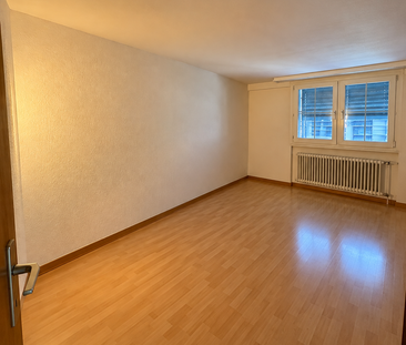 Grosszügige 3-Zimmer-Dachwohnung mit ca. 100 m² und Balkon in Basse... - Foto 2