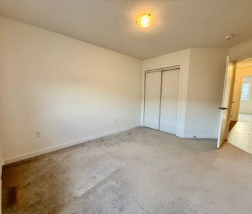 For Lease - 6 Bradshaw Drive, Hamilton, Ontario - Photo 2