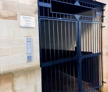 5 Bed 2 Bath - Photo 6