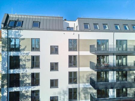 Cosmo Berlin - große 2 Zimmer im Weitlingkiez mit Einbauküche und Duschbad - Photo 2