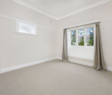 Cute, Convenient Character Home - Walk to Everything! - Photo 1