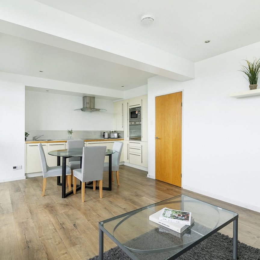 2 Bed Flat, Keeling House, E2 - Photo 1