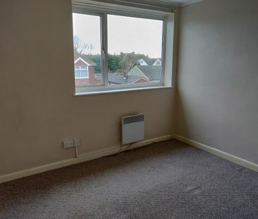 2 bedroom maisonette to rent - Photo 2