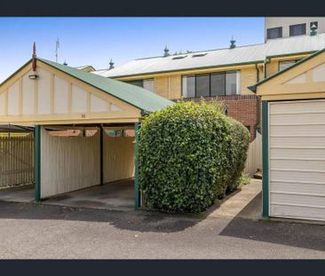 Perfectly Positioned Townhouse Just Steps From the CBD - Photo 5