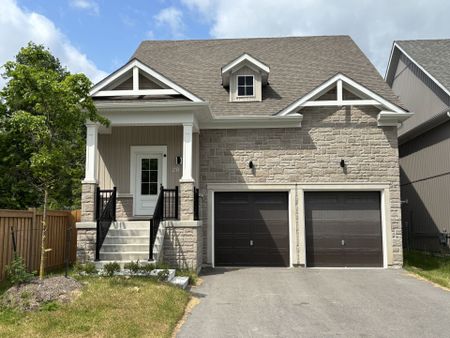 For Lease - 20 62nd Street, Wasaga Beach, Ontario - Photo 3