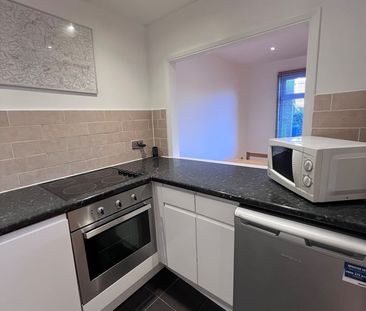 1 Bed Flat, Burnham Close, SE1 - Photo 4
