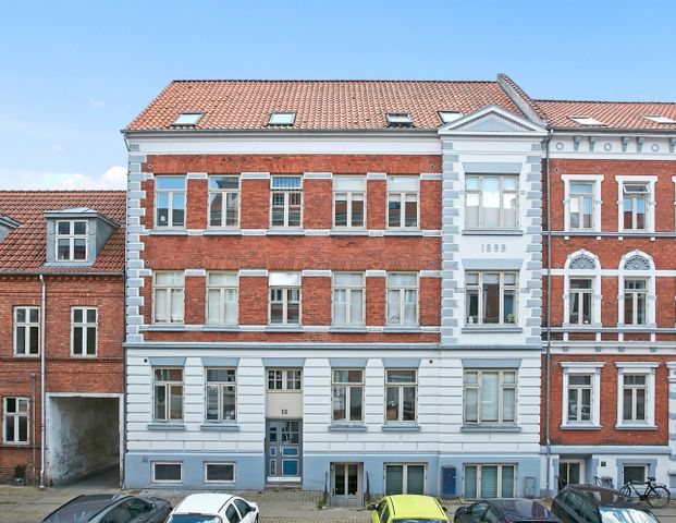 4 værelses lejlighed på 107m2 med terrasse - Foto 1