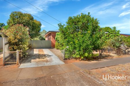 2 Bedroom maisonette - Photo 2