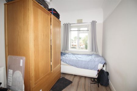 2 Bedroom Flat - Photo 3