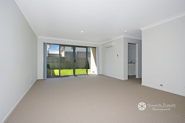 9 Firetail Street, Thornton - Photo 1