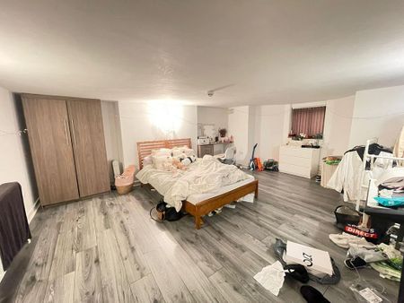 5 bedroom flat to rent - Photo 3