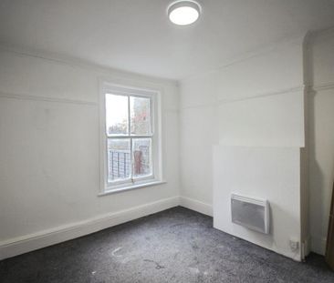 3 bedroom flat to rent - Photo 6