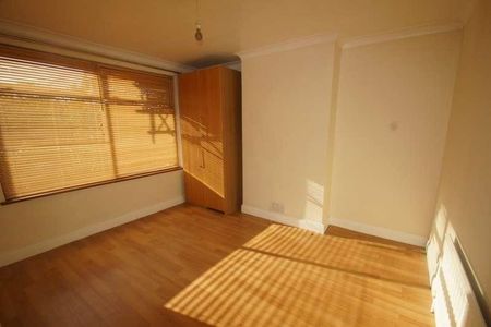 Upper Elmers End Road, Beckenham, BR3 - Photo 4