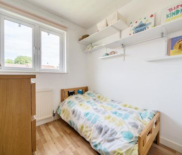 3 bedroom detached house to rent - Photo 4