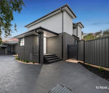 STYLISH 4 BEDROOM PLUS STUDY TOWNHOUSE - Photo 6