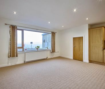 12D The Esplanade, Holywood, BT18 9JP - Photo 4