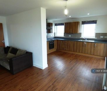 3 bedroom flat to rent - Photo 2