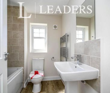 4 bedroom detached house to rent - Photo 3