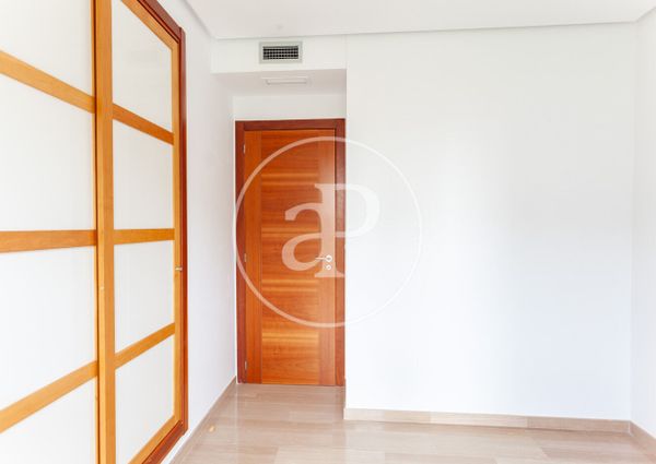 Flat for rent with swimming pool in Ciutat Jardí (Valencia)