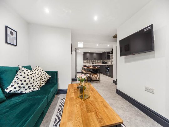 Stanningley Road (Room 2), Bramley, Leeds - Photo 1