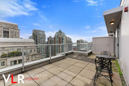 Penthouse in Downtown Vancouver, BC - Photo 4