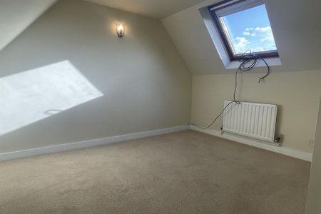 4 bedroom terraced house to rent - Photo 3
