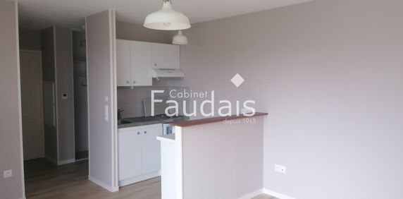 Location Appartement 2 pièces 40m² COUTANCES 50200 - Photo 2