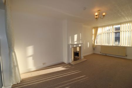 3-Bed Home in a Quiet, Family-Friendly Swinton Location - Photo 4