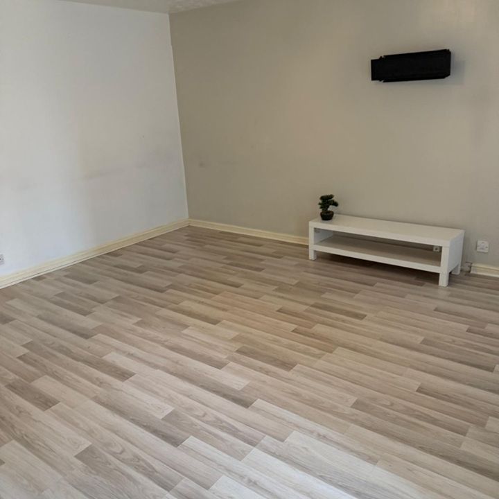 3 Bed Semi-Detached House, Cole Street, M40 - Photo 1