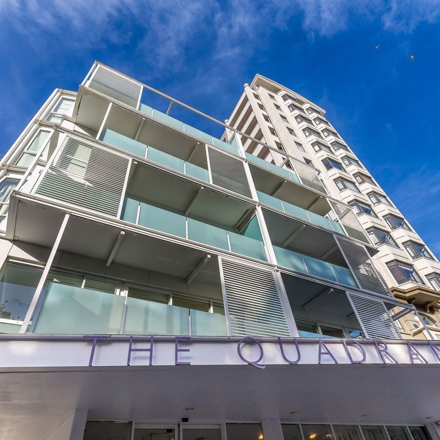 One-Bedroom Apartment in the Prestigious Quadrant - Photo 1