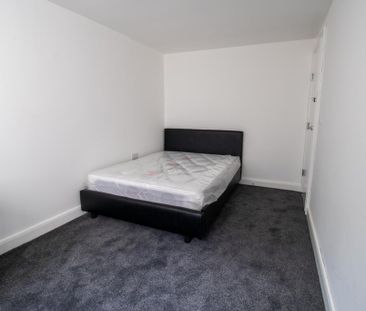 6 bedroom house to rent - Photo 4