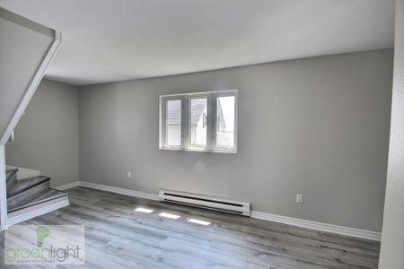 42 Curry St - Upstairs, Moncton, NB, E1A 3V5, Canada - Photo 2