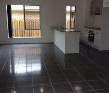 Modern Family Living in the Heart of Pimpama! - Photo 1
