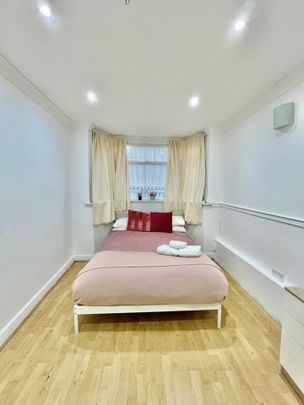 Room in a Shared House, Queensbury Road, HA0 - Photo 1