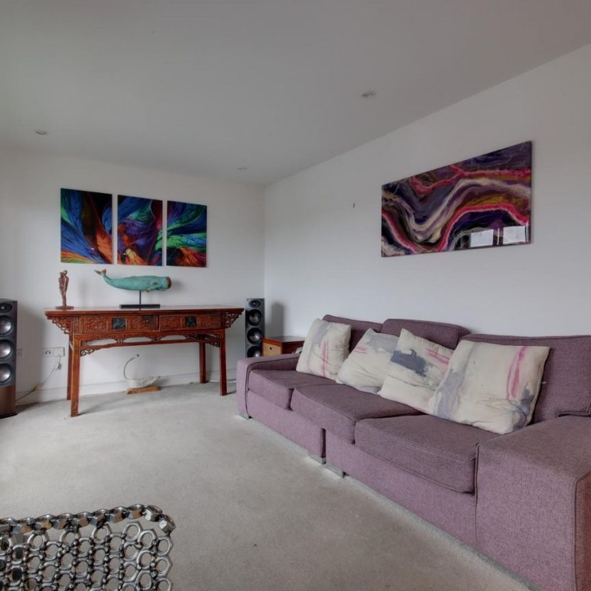 Southgate Street, Gloucester - Photo 1