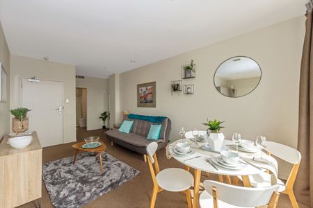 City Fringe - Fully Furnished with Panoramic Views - Photo 3