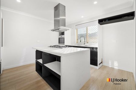 Stylishly Renovated Villa in the Heart of Padstow - Photo 5